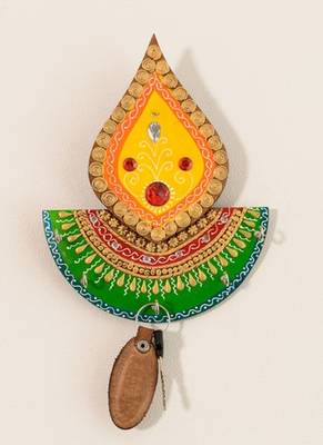 Papier-Mache Embossed Tilak Design 5 Hooks Key holder 1