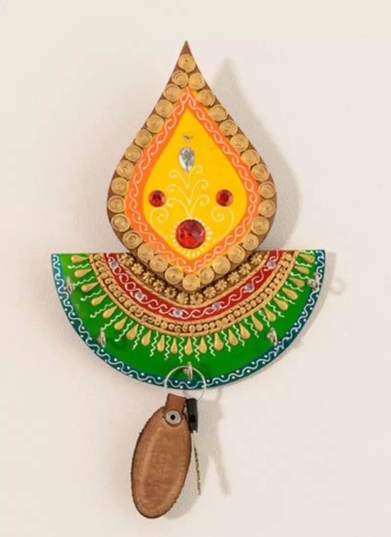 Papier-Mache Embossed Tilak Design 5 Hooks Key holder