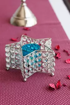 Glimmery Star Shape Crystal Tea Light Holder