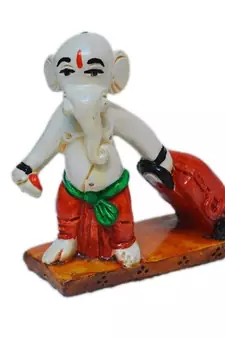 Polyresin Ganesha with Luggage on Vacation Showpiece
