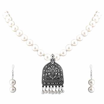 Designer Exclusive Oxidised Pendant White Pearl Jewellery set for Women 3