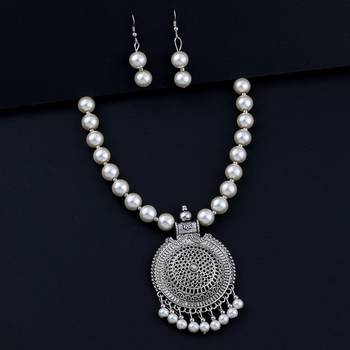 Party Wear Elegant Oxidised Pendant White Pearl Jewellery set for Women 2