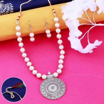 Exclusive Classic Look Oxidised Pendant White Pearl Jewellery set for Women 1
