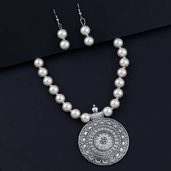 Exclusive Classic Look Oxidised Pendant White Pearl Jewellery set for Women 2