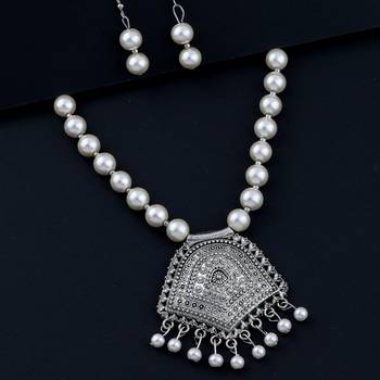 Elegant Designer  Oxidised Pendant White Pearl Jewellery set for Women 2