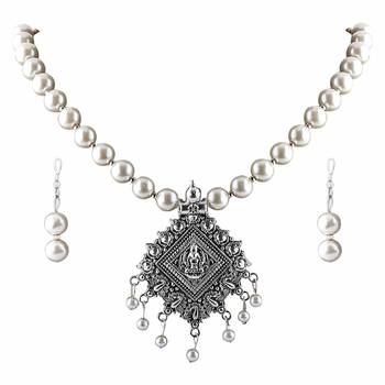Amazing Oxidised Pendant Set Stylish Look White Pearl Jewellery set for Women 3