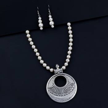 Silver plated Round pendant Designer Traditional Long Pearl Necklace set for women Jewellery set 2