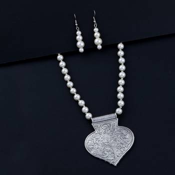 Silver plated Designer Traditional Spade Shape pendant Long Pearl Necklace set for women Jewellery set 2