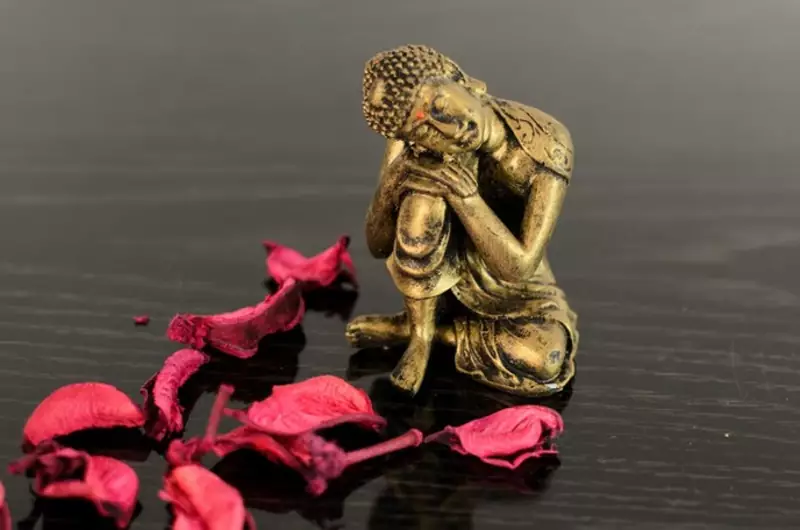 Polyresin Resting Buddha on Knee