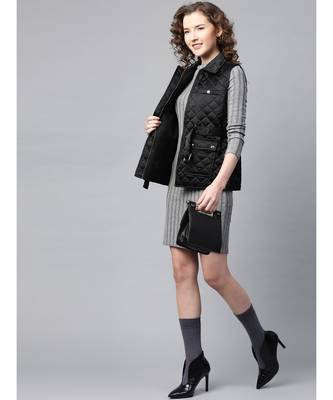 Black Sleeveless Belted Satin Quilted Jacket 4