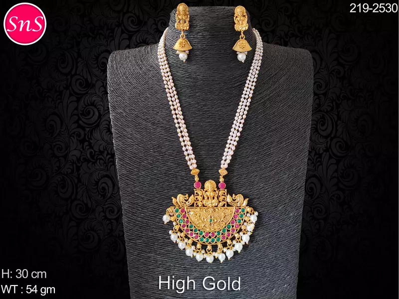 Green emerald  necklaces
