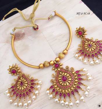 Marron stone studded short necklace set 1