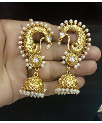 Kundan kaan earrings with pearl chain 1