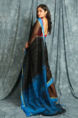 Black woven silk cotton saree with blouse 3