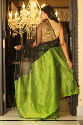 Black woven silk saree with blouse 2