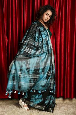 Black woven blended cotton saree with blouse 2