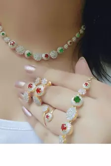 Multicolor necklaces