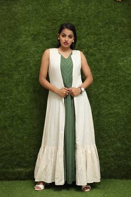 Women Green Long Kurti And White Long Jacket For Girls  1