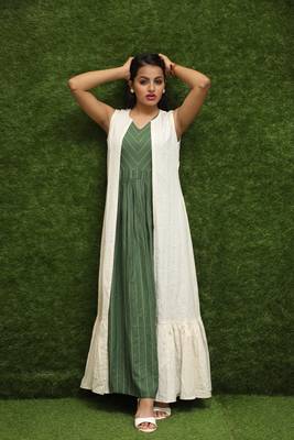 Women Green Long Kurti And White Long Jacket For Girls  2