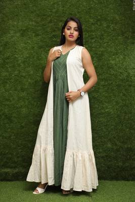 Women Green Long Kurti And White Long Jacket For Girls  3