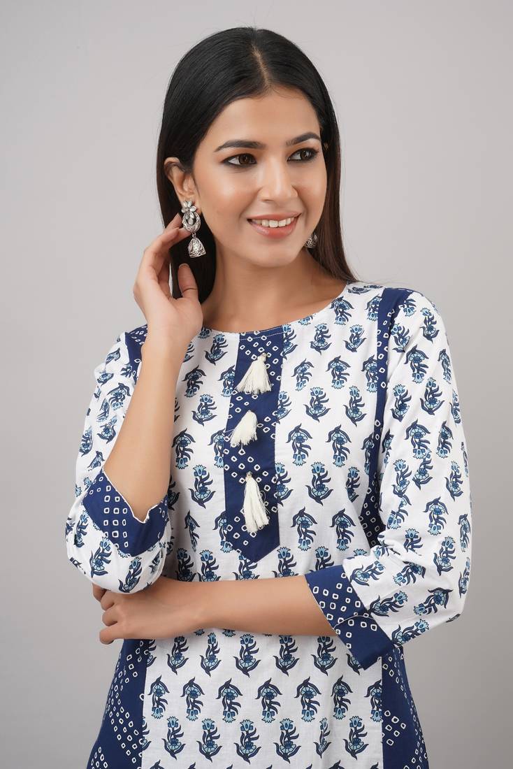 SVARCHI Women's Cotton Booti Bandhej Print Straight Kurta (Blue & White)