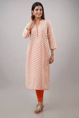 SVARCHI Women's Cotton Cambric Lehriya Print Straight Kurta (Orange) 1