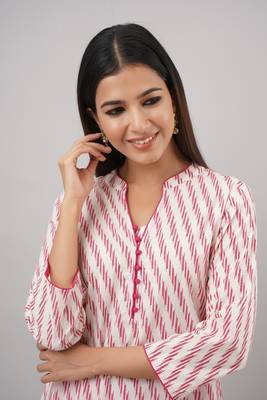 SVARCHI Women's Cotton Cambric Lehriya Print Straight Kurta (Pink) 5