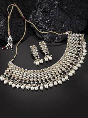 Traditional Handcrafted Faux Kundan Studded Jewellery Set With Earrings  1