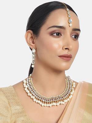 I Jewels Traditional Jewellery Set With Earrings & Maang Tikka Encased with Kundan (K7090W) 1