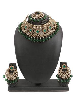 I Jewels Traditional Choker With Earrings & Maang Tikka Encased With Kundan (M4162G) 4