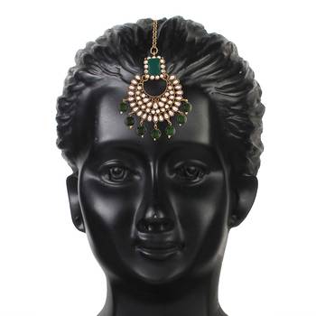 Traditional Gold Plated Kundan & Beads Choker Necklace Set with Maang Tiika for Women  4
