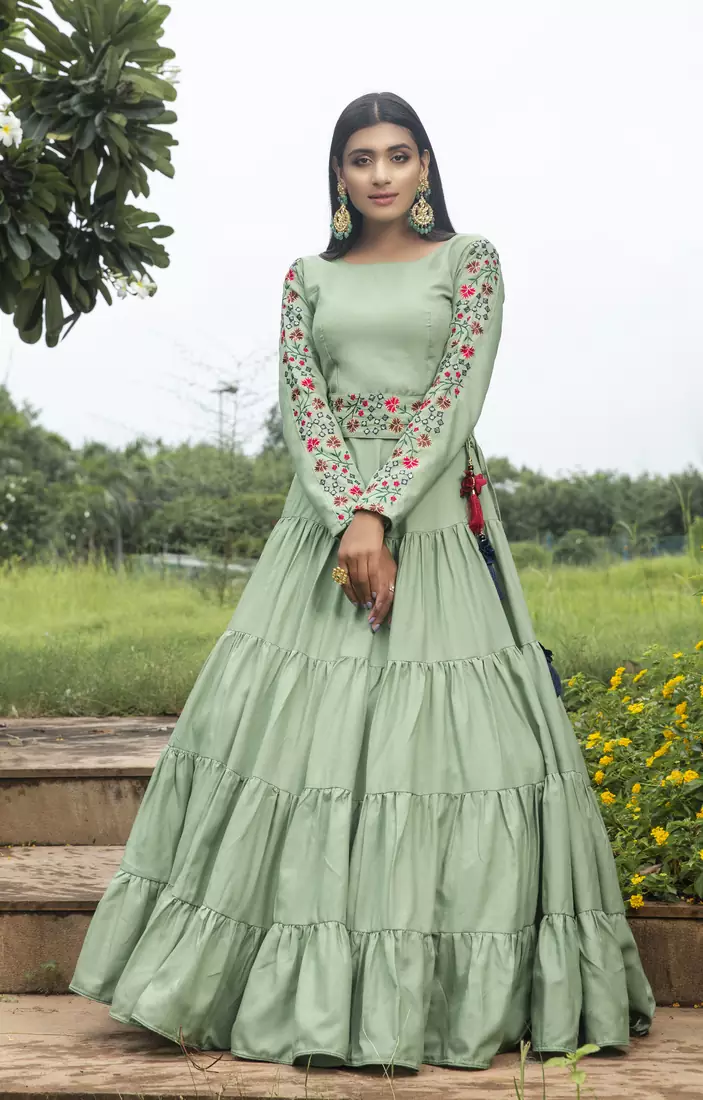 Light-green thread embroidery cotton Designer gown
