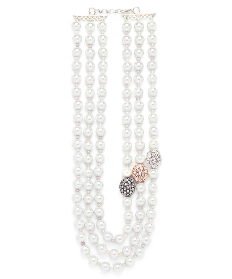White bright necklace with shell pearl drops.