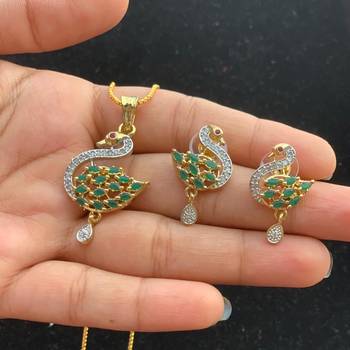 Green diamond pendants 1