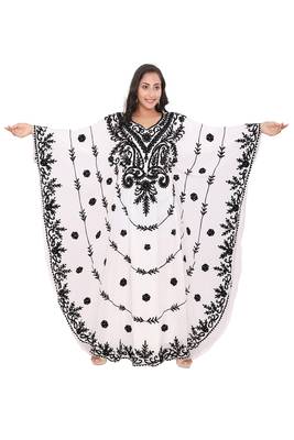 White georgette moroccan islamic dubai kaftan farasha Aari and stone work  1