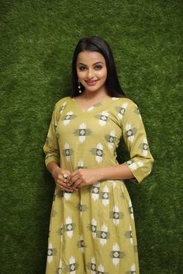 Women Yellow Stichhed Kurti For Girls  6