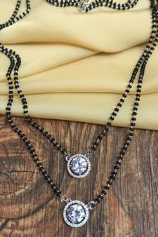 White mangalsutra