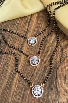 White mangalsutra