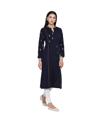 women winter acrylic navy embroidered kurta 2