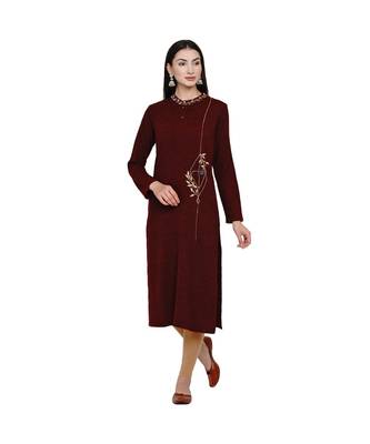 women winter acrylic maroon embroidered kurta 1