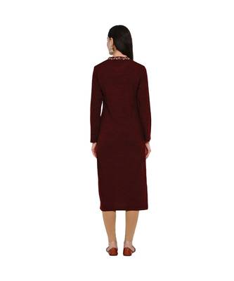 women winter acrylic maroon embroidered kurta 4
