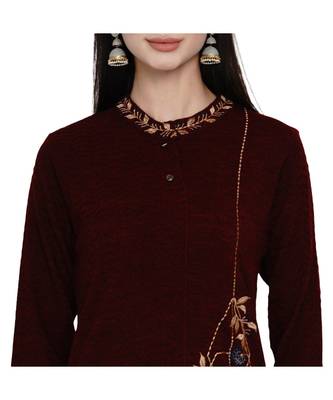 women winter acrylic maroon embroidered kurta 6