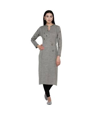 women winter acrylic grey embroidered kurta 1