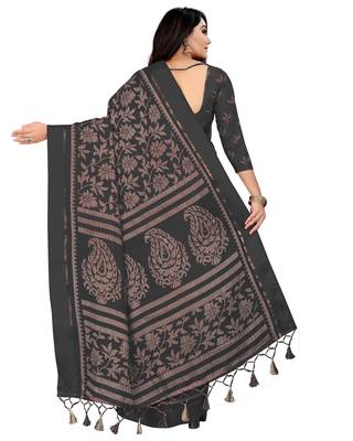 Black printed blended cotton saree with blouse 4