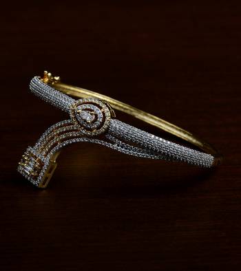 Gold Plated American Diamond Embellished Designer Bracelet BD434 2