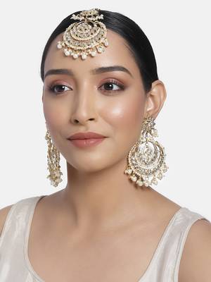 Traditional Wedding Chandbali Kundan & Pearl Earring Set With Maang Tikka for Women  1
