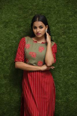 Women Red Kurti With Green Jacket 5