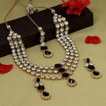 Black necklace-sets 1