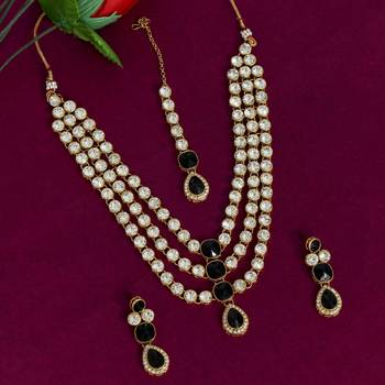 Black necklace-sets 2