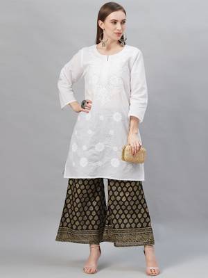 Black printed georgette palazzo-pants 4